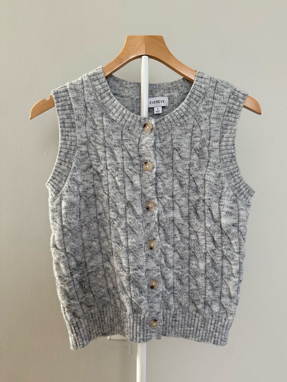 Evereve Heather Gray Cable-Knit Button Front Sweater Vest | S